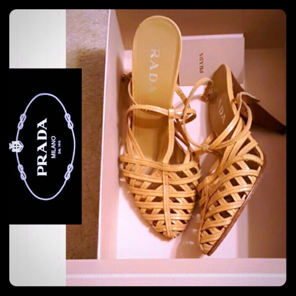 Auth.Prada Nude/Beige wooden heels 38.5 (NO BOX)